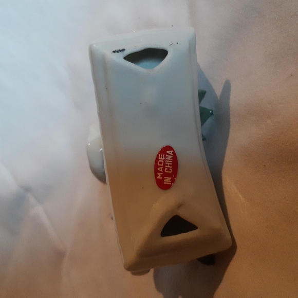 Swans on Bridge and Fence with Flowers Pastel Colors - Picture 9 of 13